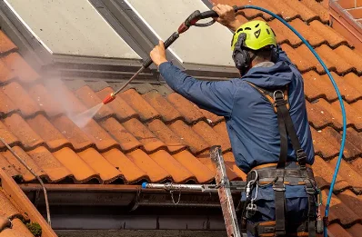 Démoussage et hydrofuge de toiture à Blennes